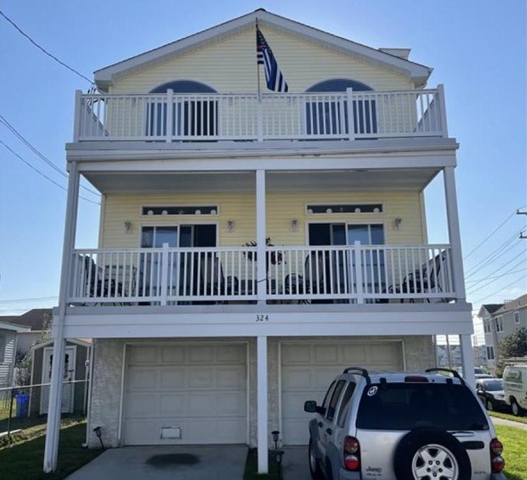 308 WEST GARFIELD AVENUE  UNIT B - WILDWOOD SUMMER VACATION RENTALS at WILDWOODRENTS.COM managed by ISLAND REALTY GROUP - 4 bedroom, 2 bath vacation home location bayside in Wildwood. Home offers a full kitchen with range, fridge, dishwasher, microwave, toaster, Keurig, disposal, and blender. Sleeps 11; 3 queen, (2) twin/twin bunks, one twin trundle. Amenities include central a/c, washer/dryer, wifi, 1 car garage, 1 car driveway parking, storage area, and outside shower. Wildwood Rentals, North Wildwood Rentals, Wildwood Crest Rentals and Diamond Beach Rentals in all price ranges for weekly, monthly, seasonal and weekend vacation rentals plus Wildwood real estate sales of homes, condos, vacation and investment properties in and around Wildwood New Jersey. We offer over 400 properties plus exclusive vacation homes so you can book the shore rental of your choice online and guarantee your vacation at the Shore. Rent with confidence at Island Realty Group! Visit www.wildwoodrents.com to book online or call our office at 609.522.4999. Our office at 1701 New Jersey Avenue in North Wildwood is open 7 days a week!