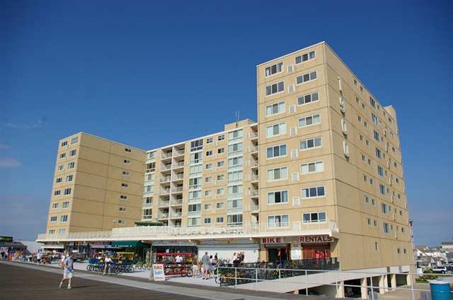 NORTH WILDWOOD RENTALS AT 1900 BOARDWALK - UNIT 401 - Beachfront complex with an unbelievable ocean view located on complete with pool and huge sundeck. 1 bedroom 1 bath unit fully outfitted and ready for your summer vacation.
