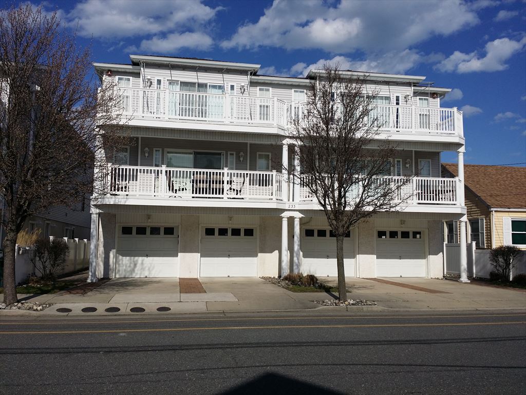 233 EAST ROBERTS AVENUE UNIT A IN WILDWOOD NEW JERSEY is a 3 bedroom 2 bath condominium that has never been rented. In excellent condition this is sure to make your family's summer vacation comfortable. Full kitchen, open living room and expansive deck.