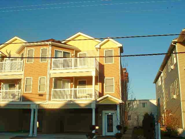 North Wildwood Vacation Rentals at Island Realty Group - Fasy Real Estate, Wildwood Realtors offering information for Buying and Renting Wildwood Real Estate such as North Wildwood Homes and Condos for Sale and rent, Wildwood homes and Condos for Sale and rent, Wildwood Crest Homes and Condos for Sale and rent, Diamond Beach Homes and Condos for Sale and rent  plus Wildwood Vacation Rentals, North Wildwood Vacation Rentals, Wildwood Crest Vacation Rentals and Diamond Beach Vacation Rentals and also information for renting, dining, having fun  and staying in Wildwood New Jersey.