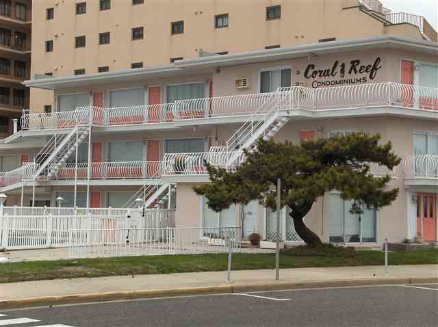 CORAL REEF CONDOS - 513 EAST 7TH AVENUE #204 IN NORTH WILDWOOD - Spectacular location highlights this adorable condo located directly across from the beach in North Wildwood. 1 Queen bed and 1 Queen sofa bed.